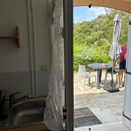 Ξενοδοχείο με κάψουλες La Farigoulette